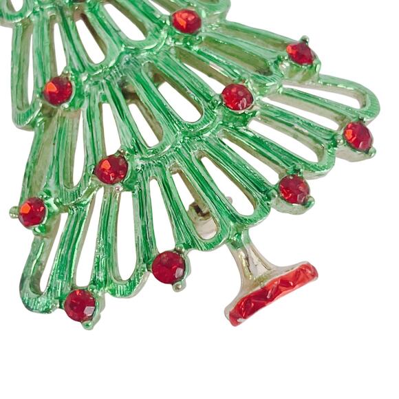 Vintage Christmas Tree Brooch Gold Tone Enamel Red Rhinestones Mid Century Retro - Picture 5 of 9